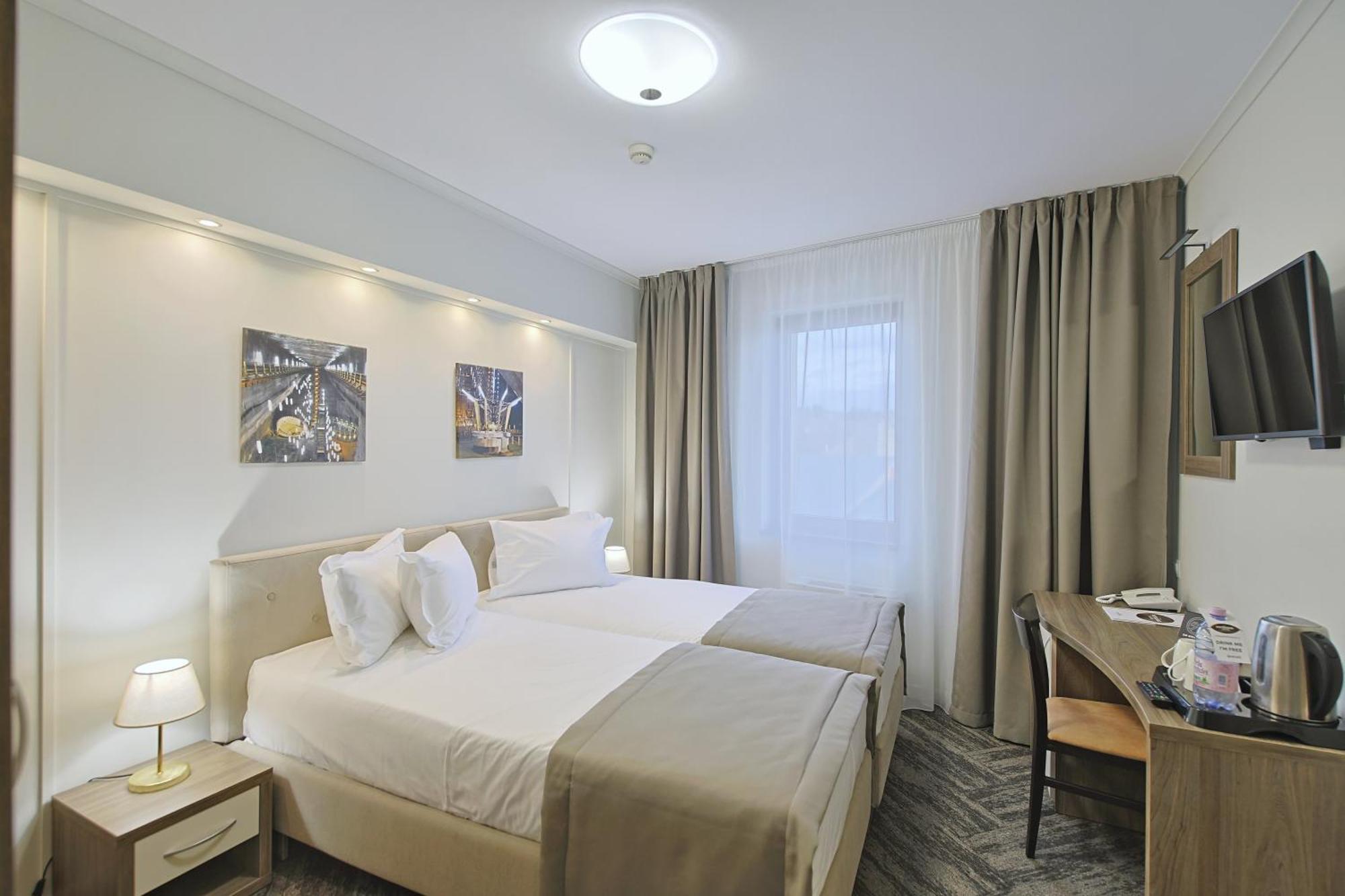 Potaissa Hotel Turda Bagian luar foto