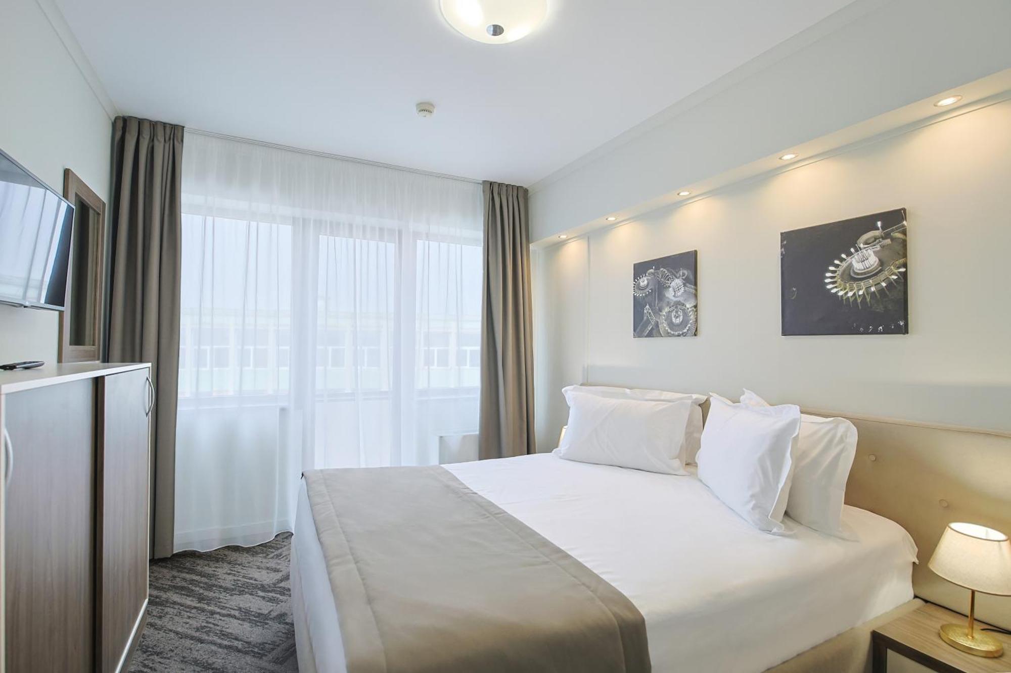 Potaissa Hotel Turda Bagian luar foto