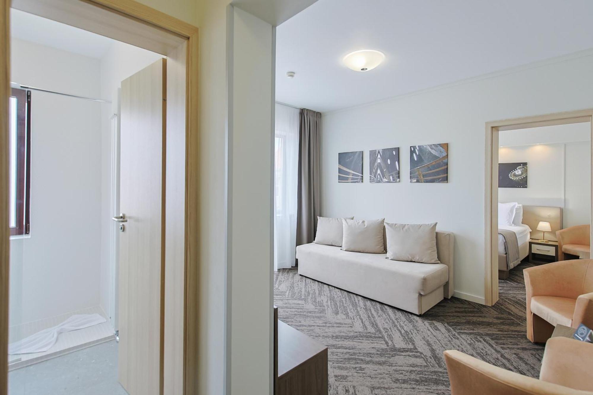 Potaissa Hotel Turda Bagian luar foto